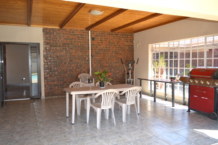 5 Bedroom Property for Sale in Wilkoppies North West
